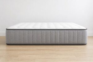 厚みのあるマットレスを横から見た断面